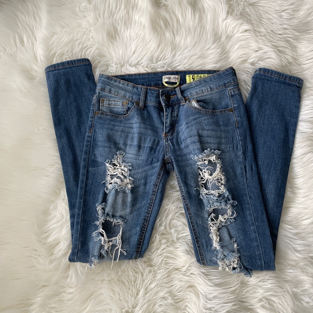 Destroyed skinny jeans